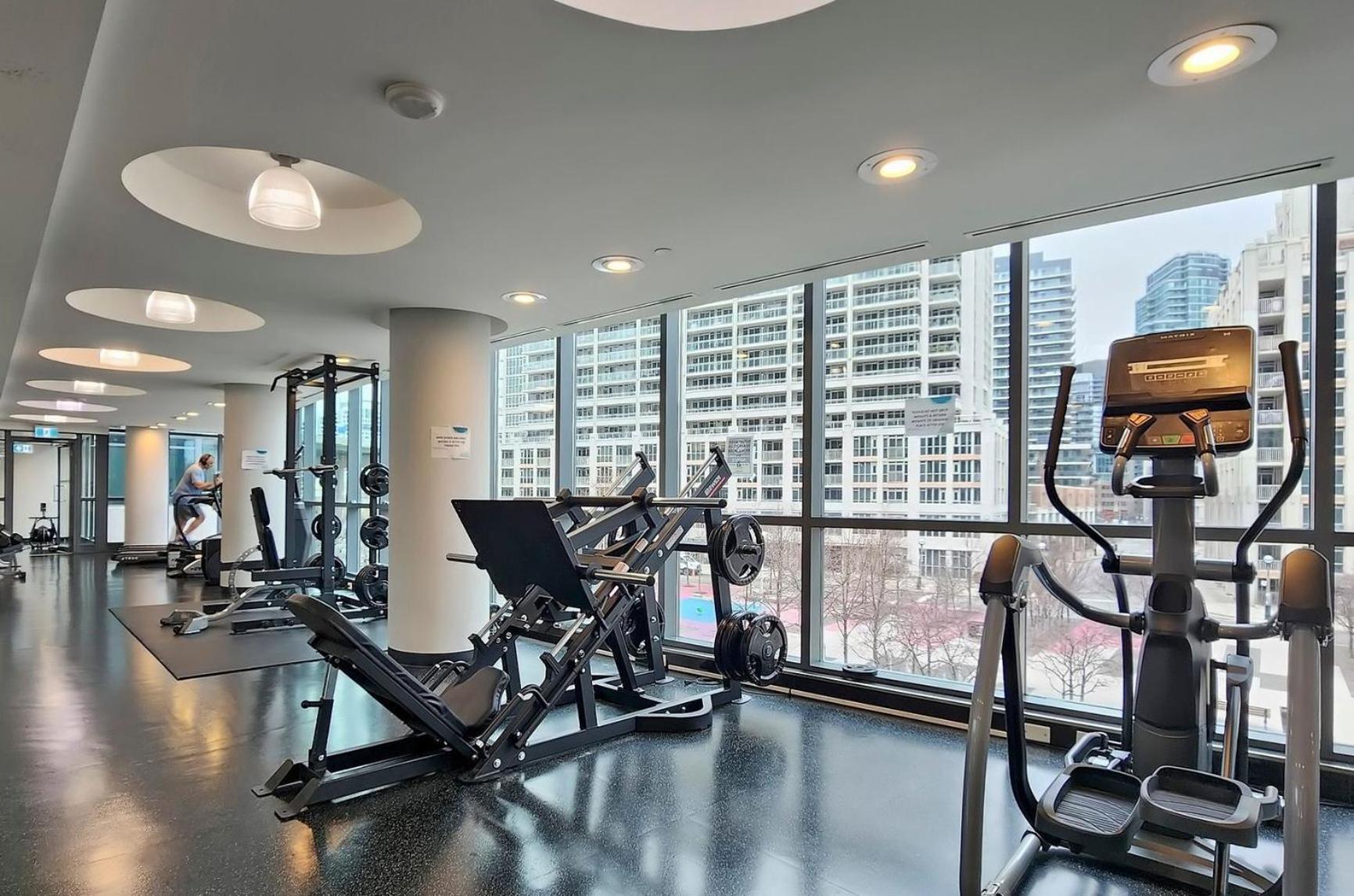 2 Bedroom Waterfront Condo Downtown W/ Free Parking 토론토 외부 사진