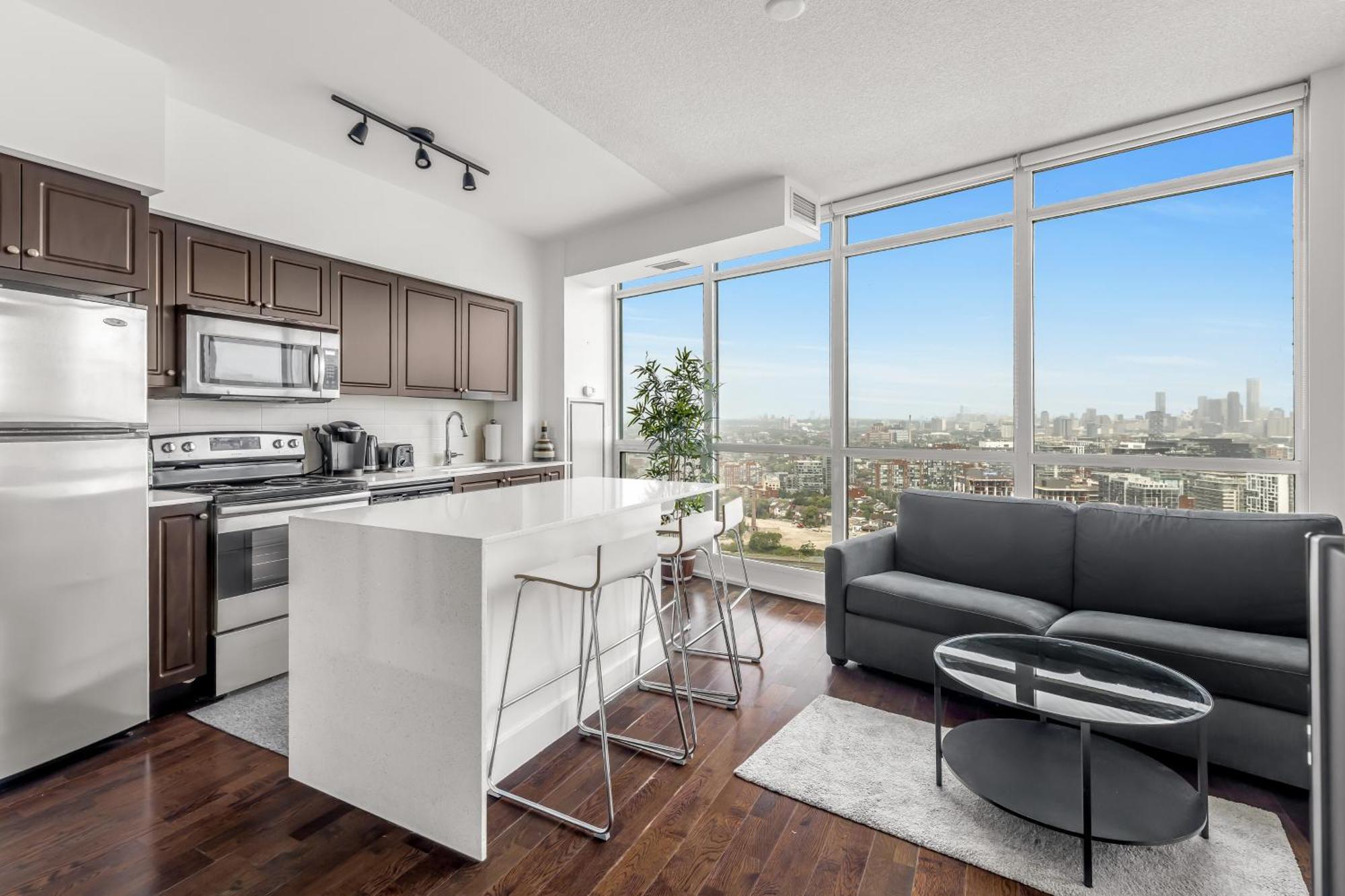 2 Bedroom Waterfront Condo Downtown W/ Free Parking 토론토 외부 사진